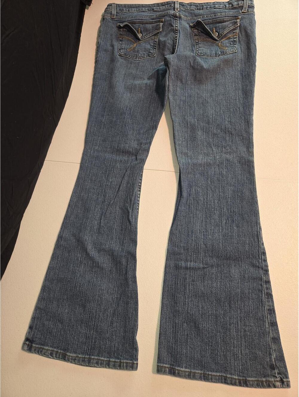 Wear It Declare It Women's Blue Flared Jeans Size 17 Average
